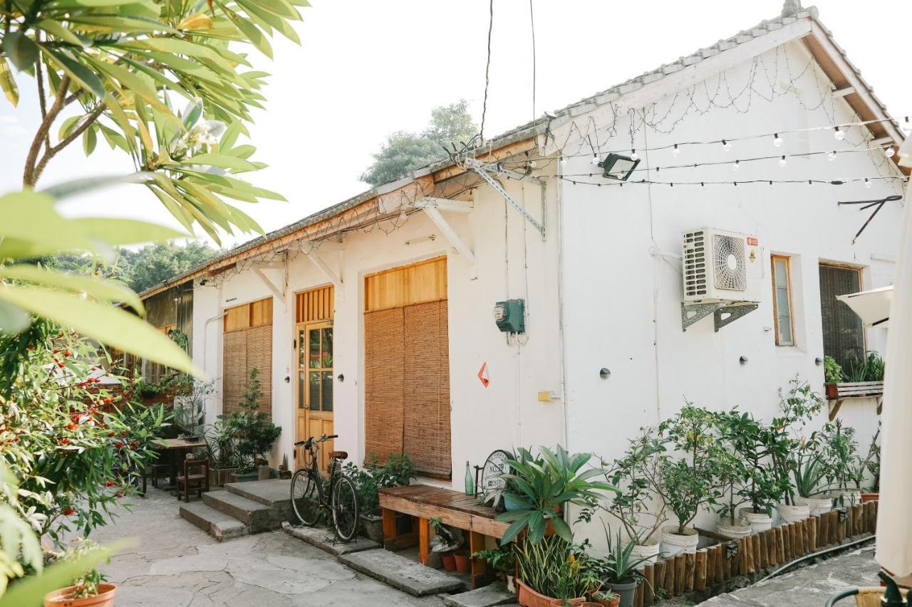 鳳山79背包客 Fengshan No 79 Backpacker Kaohsiung Exterior foto