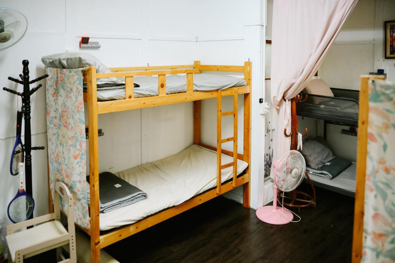 鳳山79背包客 Fengshan No 79 Backpacker Kaohsiung Exterior foto