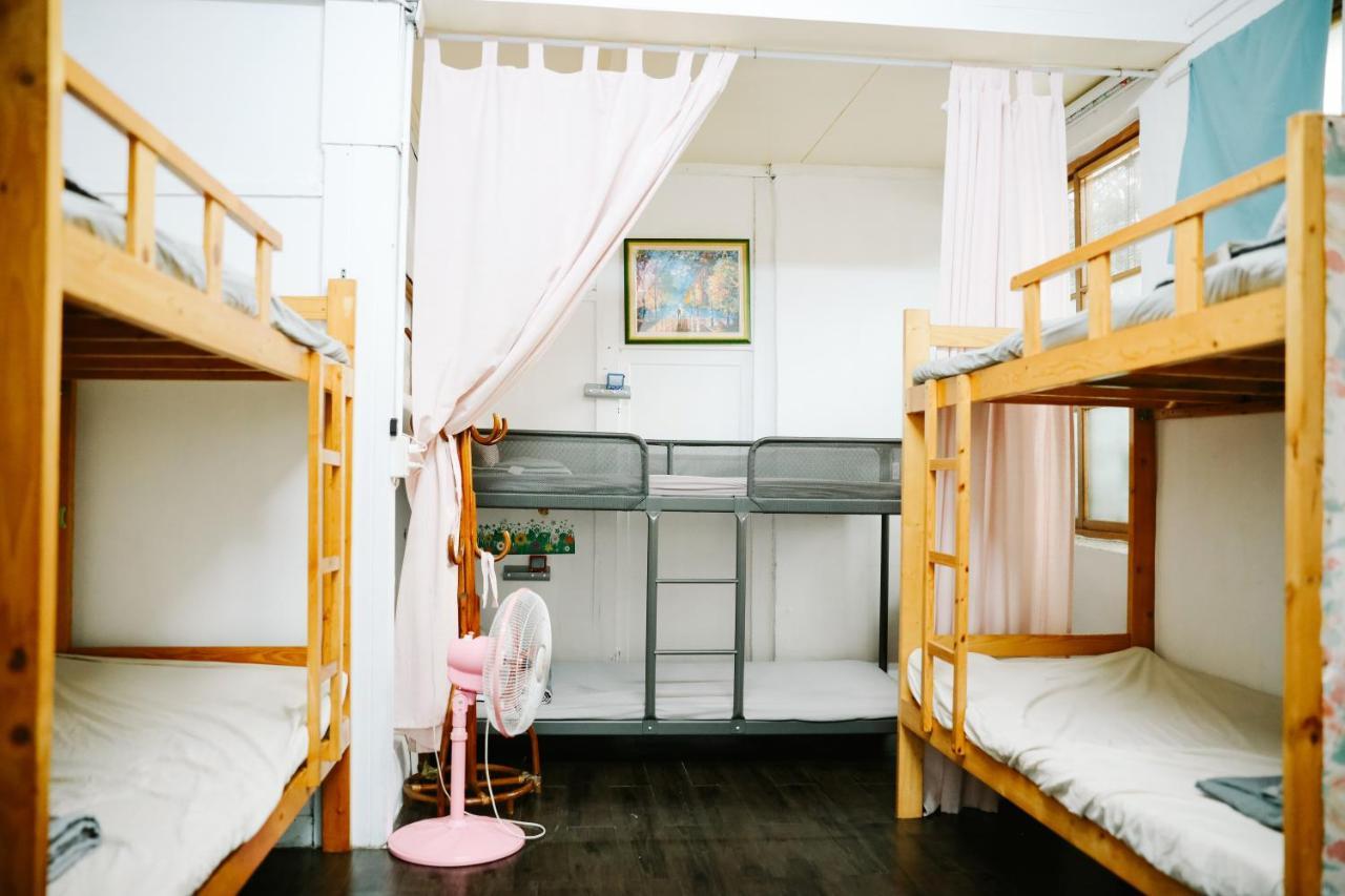鳳山79背包客 Fengshan No 79 Backpacker Kaohsiung Exterior foto